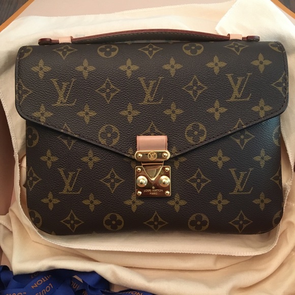Louis Vuitton Handbags - SOLD LV Pochette Metis Monogram